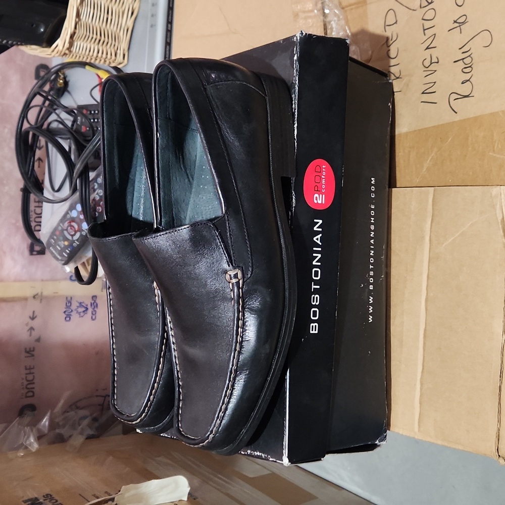 BOSTONIAN SLIP ON SHOES